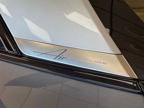 Used 2024 Lucid Air Touring image 10