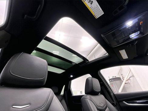 Used 2020 Cadillac XT5 Premium Luxury image 17