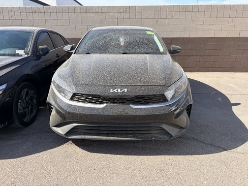 Used 2023 Kia Forte LXS w/ LXS Technology Package FWD image 3