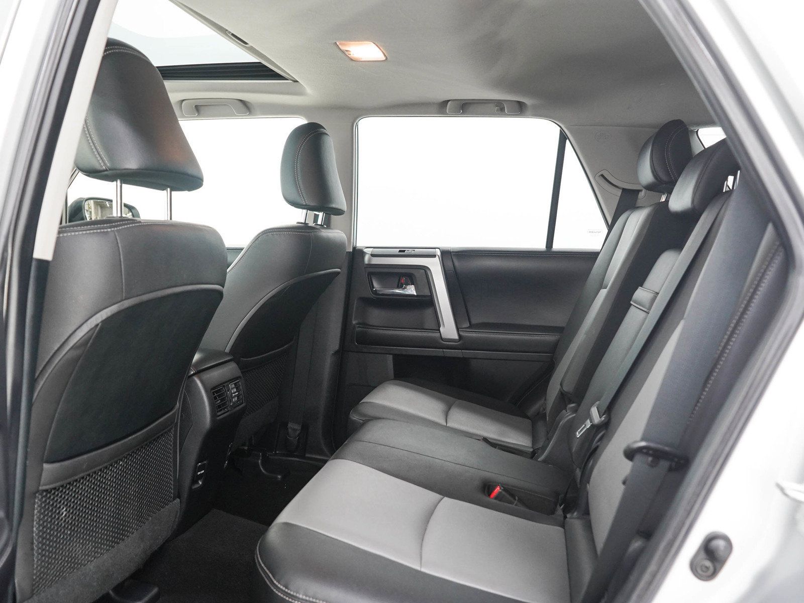 Used 2016 Toyota 4Runner SR5 Premium AWD/4WD image 15