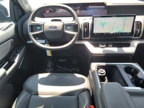 New 2025 Ford Expedition Active image 17