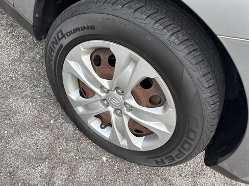 Used 2012 Hyundai Tucson GL image 9