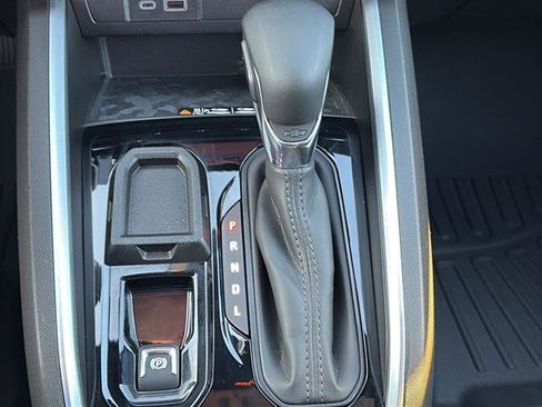 Used 2024 Chevrolet Colorado LT w/ LT Convenience Package II image 25