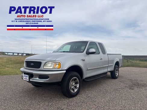 Used 1998 Ford F150 XLT image 1