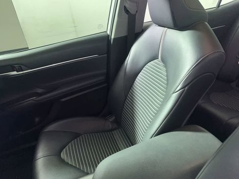 Used 2023 Toyota Camry SE image 26