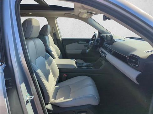Used 2024 Honda Pilot Touring image 21