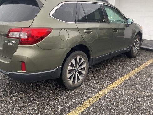 Used 2017 Subaru Outback 2.5i Limited image 3