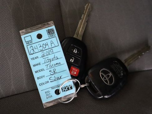 Used 2019 Toyota Tacoma SR image 46