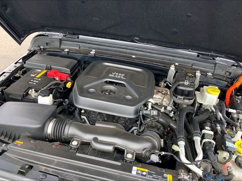 Used 2021 Jeep Wrangler Unlimited Sahara image 31