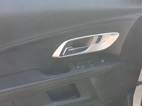 Used 2016 Chevrolet Equinox LS AWD/4WD image 13