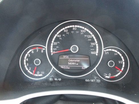 Used 2015 Volkswagen Beetle 1.8T FWD image 26