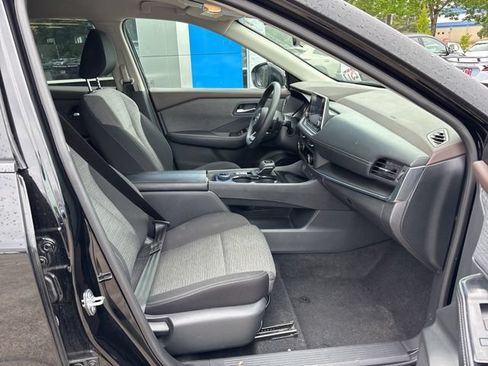 Used 2023 Nissan Rogue SV AWD/4WD image 37
