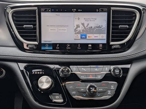 New 2026 Chrysler Pacifica Select AWD/4WD image 9
