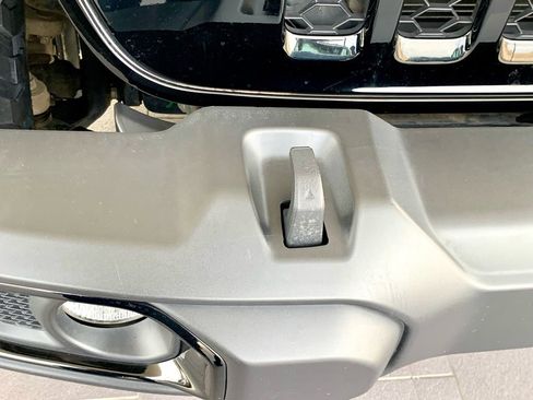 Used 2023 Jeep Gladiator Willys image 49