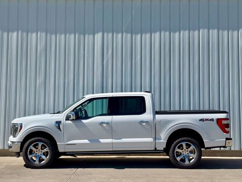 Used 2021 Ford F150 Lariat w/ Equipment Group 502A High AWD/4WD image 3