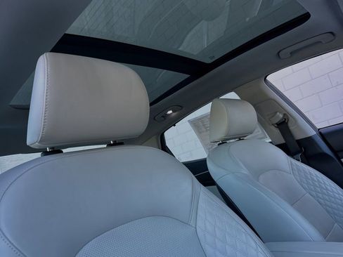 Used 2018 Kia Cadenza Limited w/ Paint Protection Package image 15