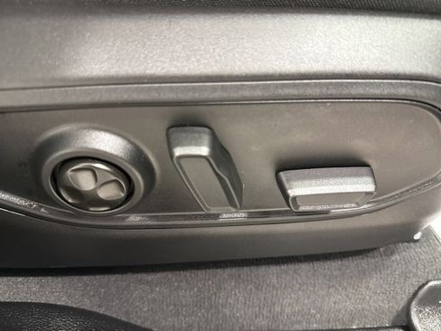 Certified 2023 Jeep Grand Cherokee L Limited image 17