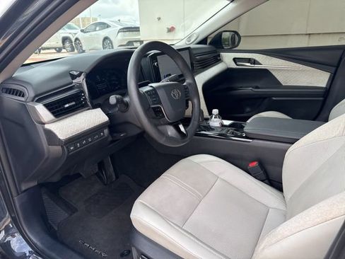 Used 2025 Toyota Camry XLE w/ Premium Plus Package image 9