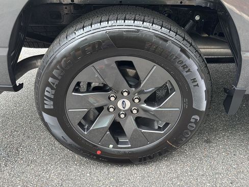 Certified 2025 Ford F150 STX w/ Equipment Group 200A image 31