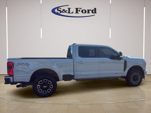 Used 2025 Ford F250 Platinum AWD/4WD image 9