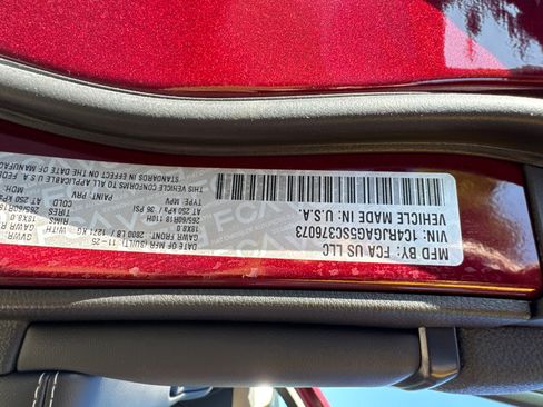 Used 2025 Jeep Grand Cherokee Altitude RWD image 36