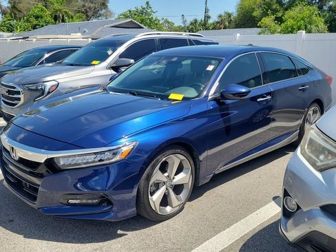 Used 2018 Honda Accord Touring image 1