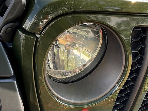 Used 2022 Jeep Gladiator Rubicon w/ Trailer Tow Package image 32