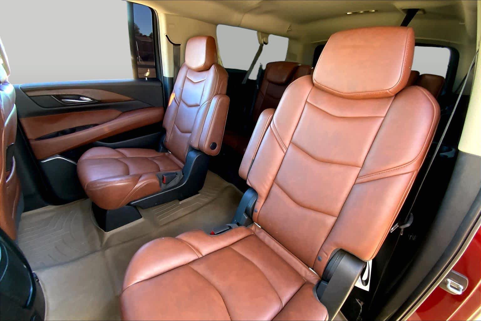 Used 2018 Cadillac Escalade ESV Premium Luxury w/ LPO, Radiant Package AWD/4WD image 19