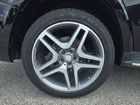 Used 2017 Mercedes-Benz GLS 550 4MATIC image 30