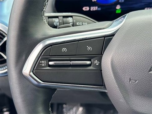 Used 2024 Chevrolet Equinox EV LT image 25