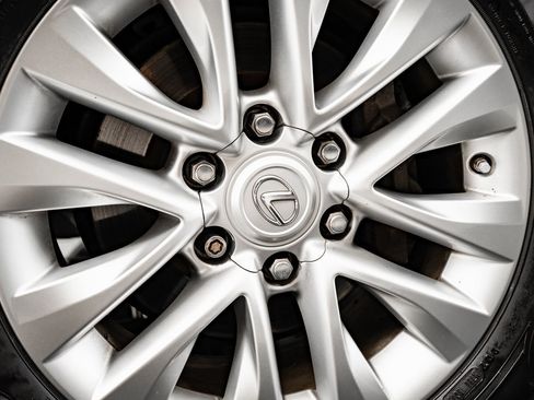 Used 2017 Lexus GX 460 Premium image 8