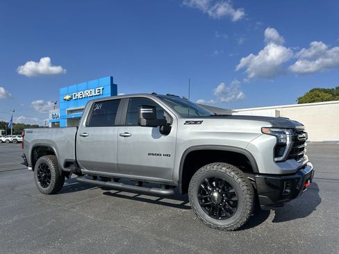 Used 2025 Chevrolet Silverado 2500 LT w/ Trail Boss Package AWD/4WD image 1