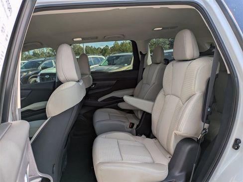 Certified 2025 Subaru Ascent Premium w/ Premium Package image 13
