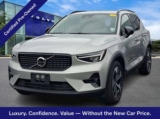 Used 2023 Volvo XC40 B5 Plus w/ Protection Package Premier AWD/4WD video 1