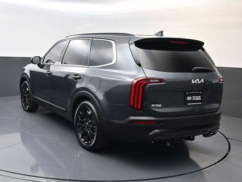 Used 2022 Kia Telluride EX w/ EX Premium Package image 5