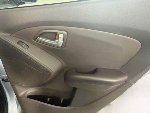 Used 2012 Hyundai Tucson Limited FWD image 27