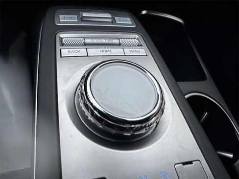 Certified 2024 Genesis GV70 2.5T Advanced w/ Advanced Package image 25