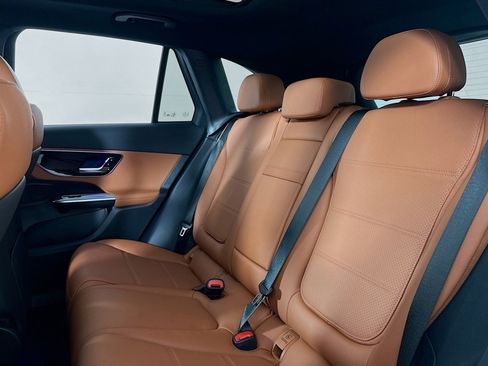 New 2026 Mercedes-Benz GLC 300 image 7