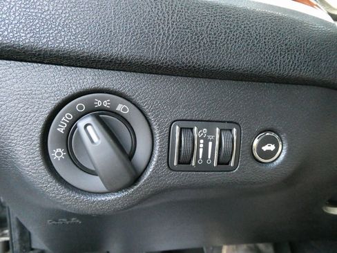 Used 2014 Chrysler 300 image 21