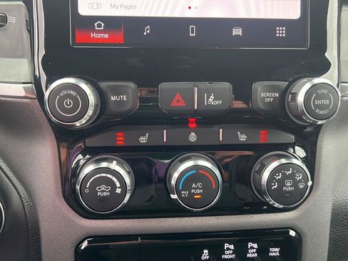Used 2025 RAM 1500 Big Horn AWD/4WD image 41