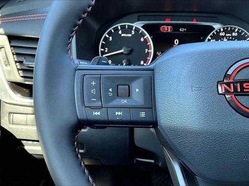 Used 2026 Nissan Rogue SV AWD/4WD image 11