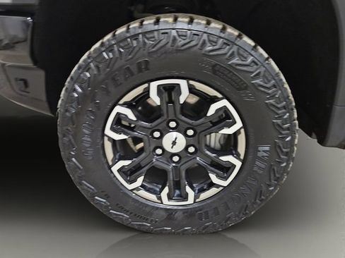 Used 2024 Chevrolet Silverado 1500 ZR2 AWD/4WD image 24