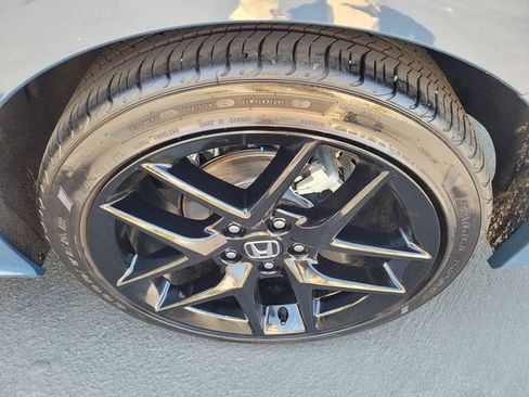 Used 2025 Honda Civic Sport image 25