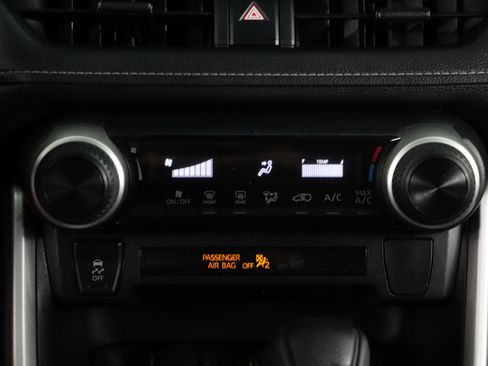 Used 2022 Toyota RAV4 LE image 20