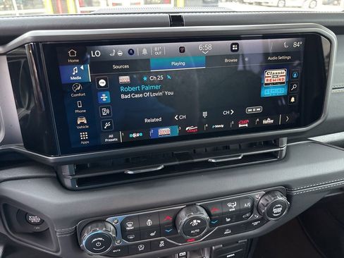 New 2026 Jeep Gladiator Sport AWD/4WD image 17