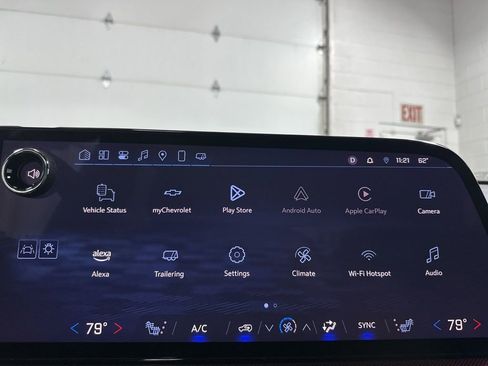 Used 2025 Chevrolet Traverse Z71 image 28