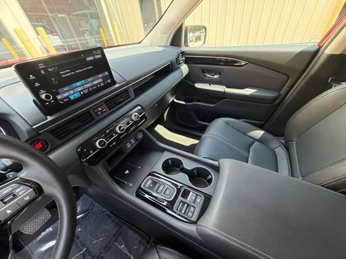 Certified 2025 Honda Pilot EX-L image 29