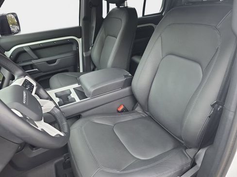 Certified 2025 Land Rover Defender 110 X-Dynamic SE AWD/4WD image 18