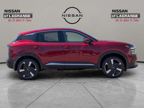 Used 2025 Nissan Kicks SR FWD image 7