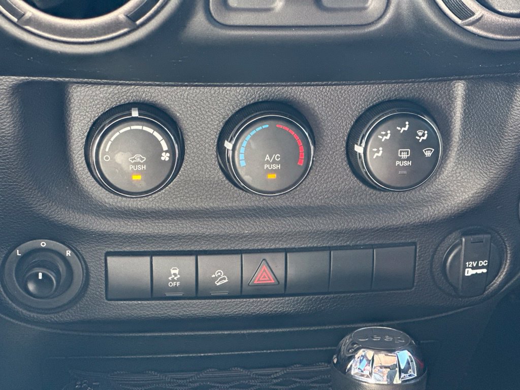 Used 2018 Jeep Wrangler Sport AWD/4WD image 22